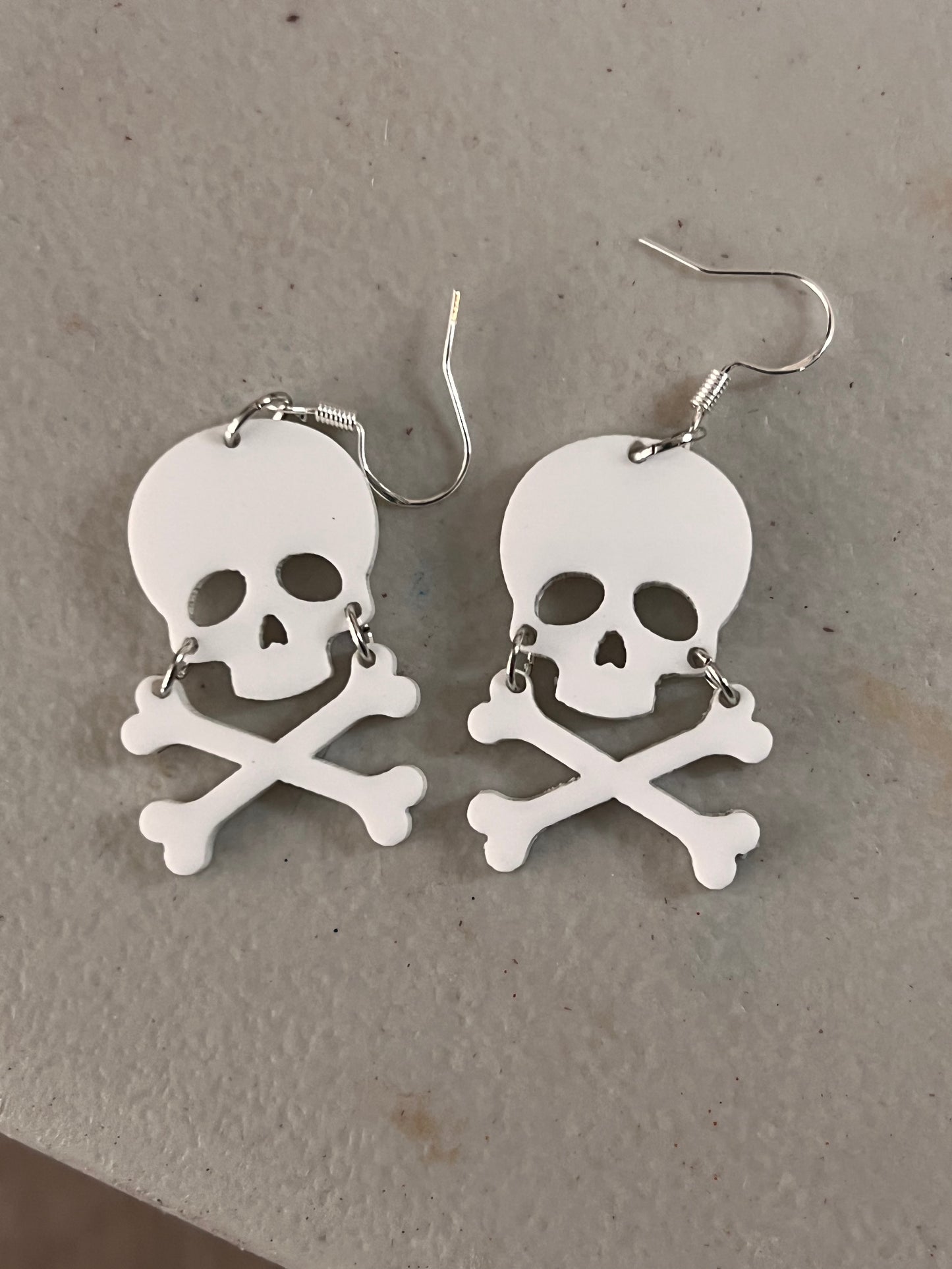 skull earrings